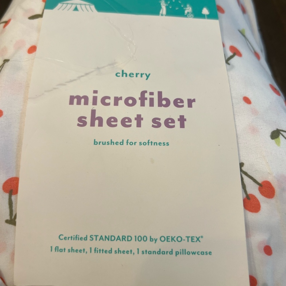 Cherry Microfiber Sheet Set twin like new